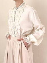 Load image into Gallery viewer, 1970s Ruffle Blue Embroidered Ribbon Trim Blouse (M)