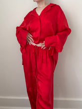 Load image into Gallery viewer, Pure Silk Red Roses Pajama Set (M)