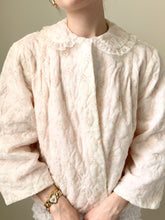 Load image into Gallery viewer, Pink Silky Ditsy Floral Lace Trim 1950s Bed Jacket (S)