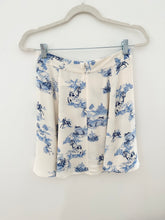 Load image into Gallery viewer, Blue Toile De Jouy French Vintage Style Mini Skirt (S)