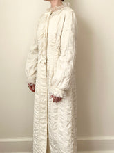 Load image into Gallery viewer, 50s Quilted Satin Bows Dressing Robe (S/M)