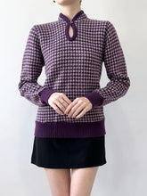 Load image into Gallery viewer, Plum Houndstooth 60s/ 70s Sweater (S)