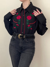 Load image into Gallery viewer, Vintage Black Western Rose Embroidered Rodeo Button Up Blouse (M)