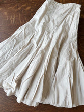 Load image into Gallery viewer, Tan Y2K Pleated Low Rise Skirt (L, 34”)