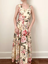 Load image into Gallery viewer, 1990s Cotton Floral Fit and Flare Tea Dress (XS/S)