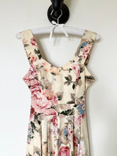 Load image into Gallery viewer, 1990s Cotton Floral Fit and Flare Tea Dress (XS/S)
