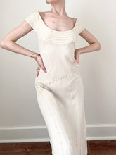Load image into Gallery viewer, 1990s Y2K Ivory Silk Beaded Iridescent Sequin Dress Gown (12)