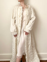 Load image into Gallery viewer, 50s Quilted Satin Bows Dressing Robe (S/M)