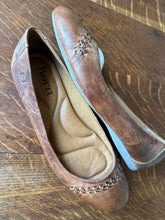 Load image into Gallery viewer, Brown Leather Braided Vintage Ballet Flats (9)