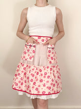 Load image into Gallery viewer, 1950s Pink Daisy Flower Apron