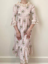 Load image into Gallery viewer, 1970s Lavender Floral Regency Style Prairie Girls Dress (7/8)
