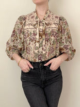 Load image into Gallery viewer, 1970s Brown Floral Button Up Pussy Bow Blouse (M)