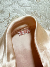 Load image into Gallery viewer, 30s 40s Peach Pink Satin Puff Sleeve Trapunto Quilted Antique Blouse (S)