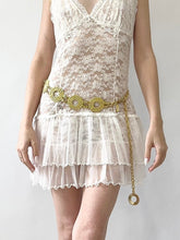 Load image into Gallery viewer, Gold 1980s 1990s Vintage Circle Chain Belt