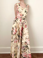 Load image into Gallery viewer, 1990s Cotton Floral Fit and Flare Tea Dress (XS/S)