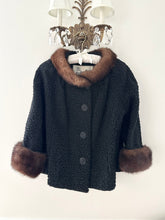 Load image into Gallery viewer, 50s Black Mink Collar Sherpa Wool Coat (M)