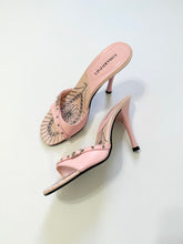 Load image into Gallery viewer, Vintage Y2k 2000s Pink Buckle Kitten Mules (7)