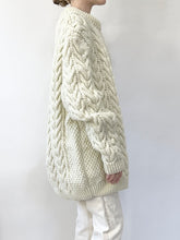 Load image into Gallery viewer, Hand Made Vintage Aran Jumper Sweater (L)