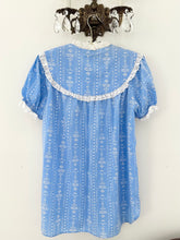 Load image into Gallery viewer, Vintage 1950s Blue Eyelet Pajama Set (L)