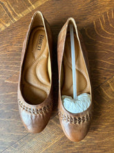 Load image into Gallery viewer, Brown Leather Braided Vintage Ballet Flats (9)