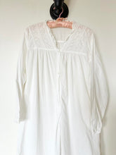 Load image into Gallery viewer, Antique Edwardian White Cotton Prairie Button Down Nightdress (S/M)