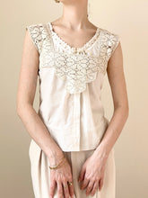 Load image into Gallery viewer, Antique Edwardian Crochet Floral Yoke Collar