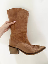 Load image into Gallery viewer, Vintage Brown Leather Embroidered Cowboy Boots
