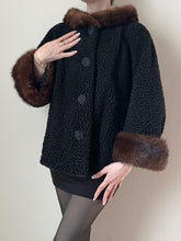 Load image into Gallery viewer, 50s Black Mink Collar Sherpa Wool Coat (M)