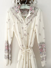 Load image into Gallery viewer, 1970s Lavender Watercolor Dainty Floral Dress