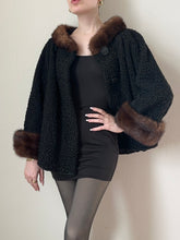 Load image into Gallery viewer, 50s Black Mink Collar Sherpa Wool Coat (M)