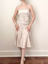 Load image into Gallery viewer, Tan Y2K Pleated Low Rise Skirt (L, 34”)