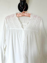 Load image into Gallery viewer, Antique Edwardian White Cotton Prairie Button Down Nightdress (S/M)