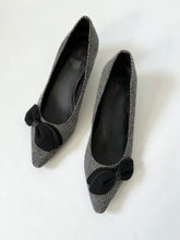 Load image into Gallery viewer, Black Bow Tweed Kitten Heel Pumps (7.5)