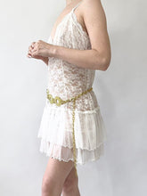 Load image into Gallery viewer, Gold 1980s 1990s Vintage Circle Chain Belt