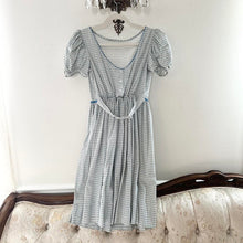 Load image into Gallery viewer, 1940s 1950s Blue Puff Sleeve Cotton Dress (XS)