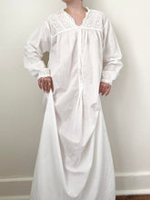 Load image into Gallery viewer, Antique Edwardian White Cotton Prairie Button Down Nightdress (S/M)