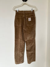 Load image into Gallery viewer, 1970s Taupe Black Tab Velvet Levi’s Pants (28”)