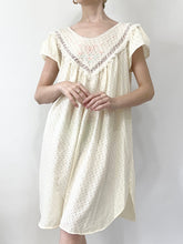 Load image into Gallery viewer, 70s Soft Yellow Bow Nightgown (S)