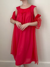 Load image into Gallery viewer, Ravishing Red 60s Peignoir and Nightgown Set (S/M)
