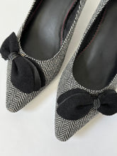 Load image into Gallery viewer, Black Bow Tweed Kitten Heel Pumps (7.5)