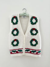 Load image into Gallery viewer, Holiday Wreath Hand Knit 80s Vintage Sweater Vest (M/L)