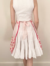 Load image into Gallery viewer, 1950s Pink Daisy Flower Apron