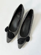 Load image into Gallery viewer, Black Bow Tweed Kitten Heel Pumps (7.5)