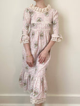 Load image into Gallery viewer, 1970s Lavender Floral Regency Style Prairie Girls Dress (7/8)