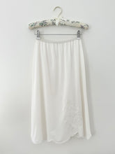 Load image into Gallery viewer, White 1950s Floral Lace Appliqué Slip Skirt (XS/S)
