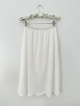 Load image into Gallery viewer, White 1950s Floral Lace Appliqué Slip Skirt (XS/S)