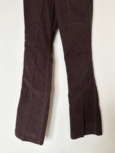 Load image into Gallery viewer, 1970s Black Tab Dark Brown Corduroy Levi’s Pants (26”)