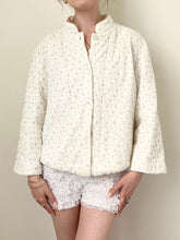 Load image into Gallery viewer, Pink Cotton Ditsy Floral 1950s Bed Jacket (S)