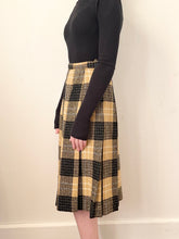 Load image into Gallery viewer, Vintage 1960s Plaid Wool Midi Skirt (XXS)