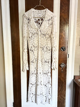 Load image into Gallery viewer, Peter Pan Collar Belle Sleeve 70s Boho Inspired Crochet Medallion Duster Cardigan (L)